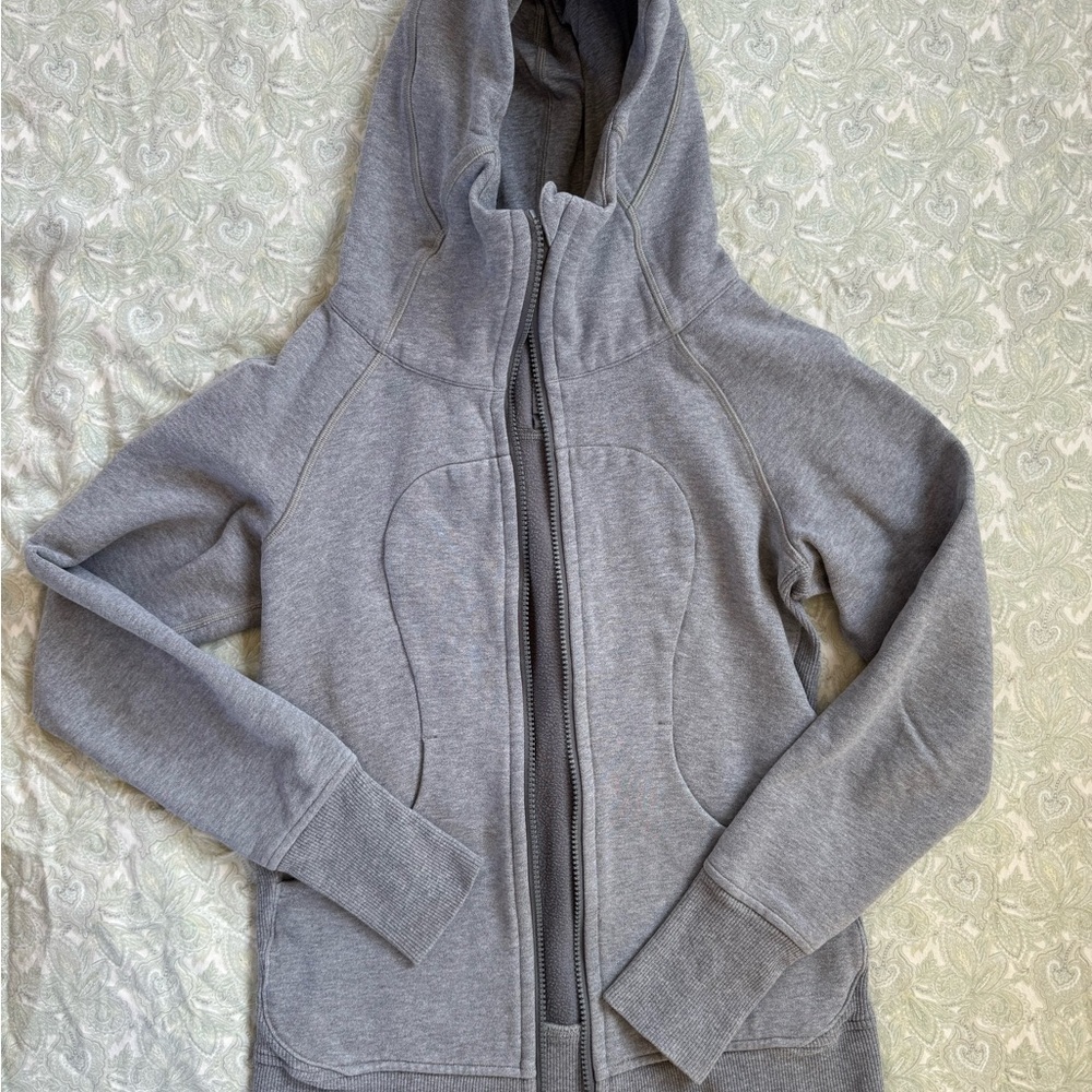 Lululemon gray Scuba Zip-Up Hoodie in good condition size 4